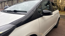 Toyota Yaris 1.33 VVT-i Design 5dr Petrol Hatchback